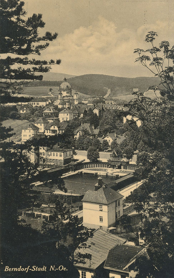 Schwimmbad, Kirche, Berndorf